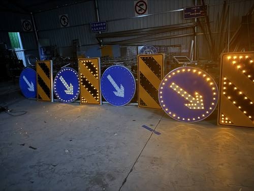 九江九江河南太阳能交通标牌 河南自发光交通路标牌厂家